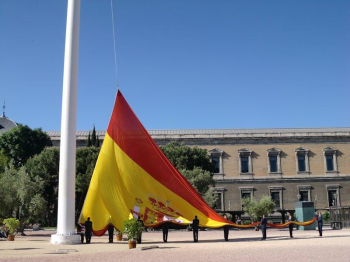 Hasteamento da Bandeira da Espanha em Madri